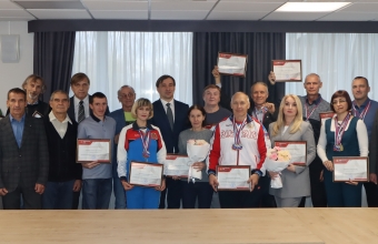 Министр спорта Красноярского края поздравил ветеранов-легкоатлетов