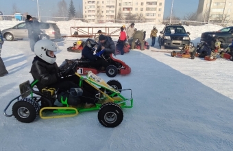 На ледовой трассе Зеленогорска прошли соревнования по картингу