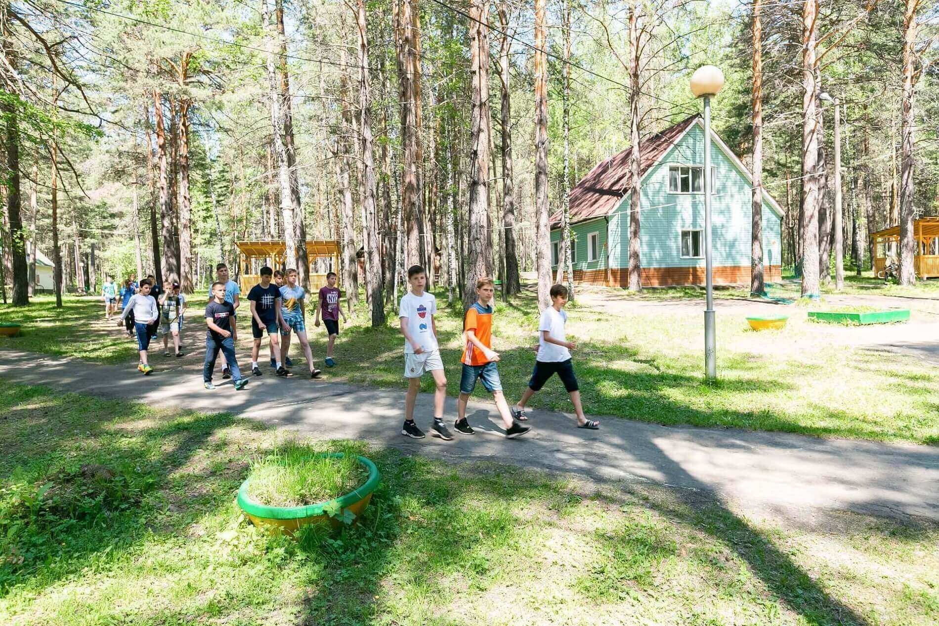 Лагеря железногорска красноярского края. Лагерь факел Красноярский край Подгорный. Лагерь факел поселок Подгорный. Спорт лагерь факел Красноярск. Спортивно оздоровительная база факел Подгорный.