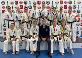 Красноярские мастера киокусинкай завоевали медали чемпионата и первенства страны