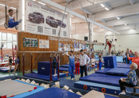 Светлана Хоркина в СШОР по спортивной гимнастике<br>(фото: Дарья Кривицкая)