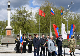 Возложение цветов к памятнику воинам-спортсменам (07.05.2025)