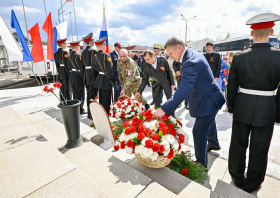 Возложение цветов к памятнику воинам-спортсменам (07.05.2025)