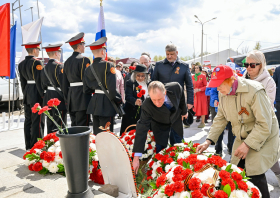 Возложение цветов к памятнику воинам-спортсменам (07.05.2025)