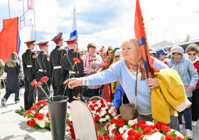Возложение цветов к памятнику воинам-спортсменам (07.05.2025)