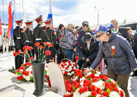 Возложение цветов к памятнику воинам-спортсменам (07.05.2025)