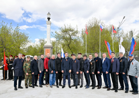 Возложение цветов к памятнику воинам-спортсменам (07.05.2025)