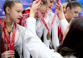 В минувшие выходные краевая столица принимала чемпионат и первенство Красноярского края по эстетической гимнастике. За звание сильнейших поборолись местные гимнастки и спортсменки Хакасии…