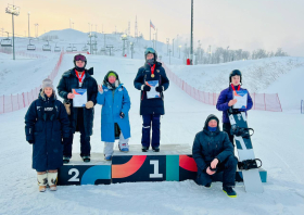 На трассах красноярской «Сопки» проходят чемпионат и первенство Сибири по сноуборду. Спортсмены соревнуются в сноуборд-кроссе, слоуп-стайле, биг-эйре, параллельном слаломе и параллельном слалом&hellip;