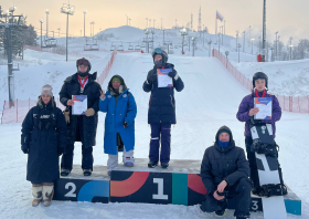 На трассах красноярской «Сопки» проходят чемпионат и первенство Сибири по сноуборду. Спортсмены соревнуются в сноуборд-кроссе, слоуп-стайле, биг-эйре, параллельном слаломе и параллельном слалом&hellip;
