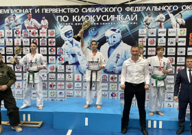 Красноярцы завоевали 35 медалей чемпионата и первенства Сибири по киокусинкай