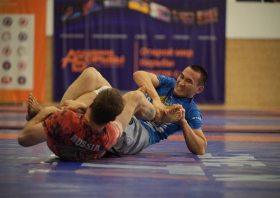 Красноярцы завоевали 16 медалей чемпионата Сибири по грепплингу