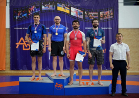 Красноярцы завоевали 16 медалей чемпионата Сибири по грепплингу