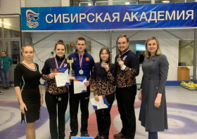 Чемпионат Сибирского Федерального округа по кёрлингу среди смешанных команд состоялся на льду кёрлинг-арены «Красноярск». Участниками соревнований стали представители 5 регионов…