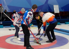 Зима – самое время кёрлинга!