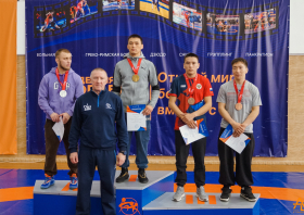 Греко-римская борьба: восемь медалей чемпионата Сибири