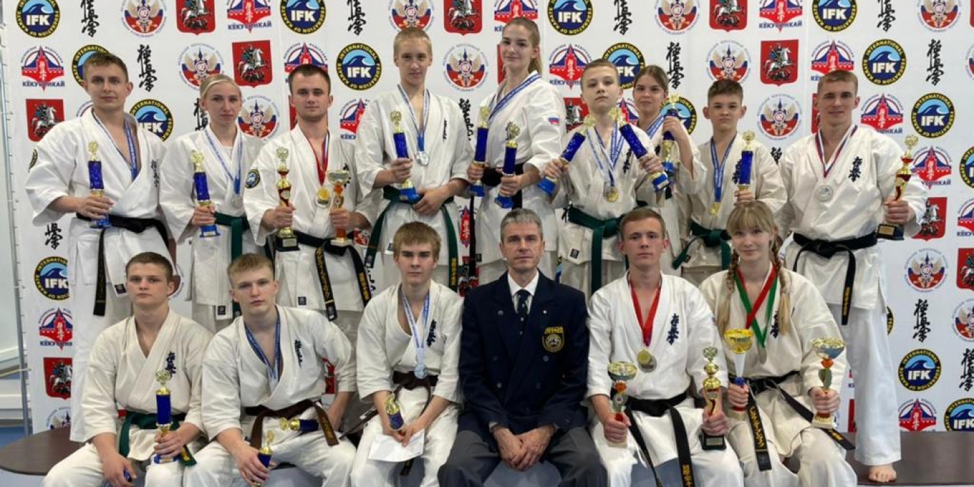 Красноярские мастера киокусинкай завоевали медали чемпионата и первенства страны