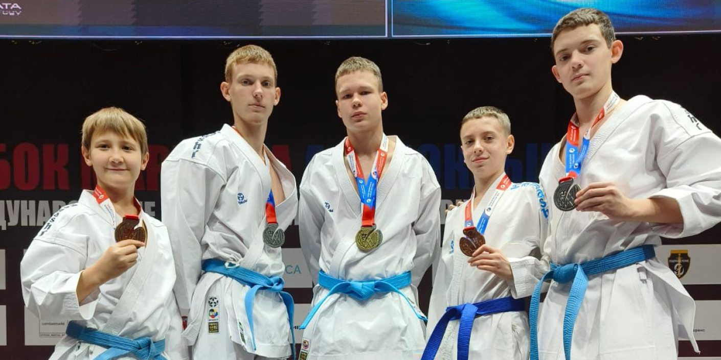 Карате:_золото,_серебро,_бронза Карате: золото, серебро, бронза