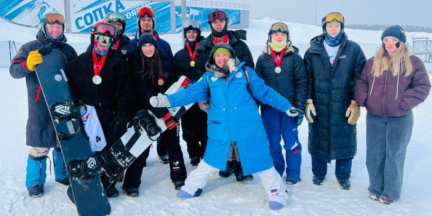 На трассах красноярской «Сопки» проходят чемпионат и первенство Сибири по сноуборду. Спортсмены соревнуются в сноуборд-кроссе, слоуп-стайле, биг-эйре, параллельном слаломе и параллельном слалом&hellip;