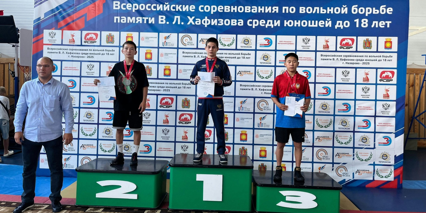 Красноярские борцы завоевали 14 наград турнира Хафизова