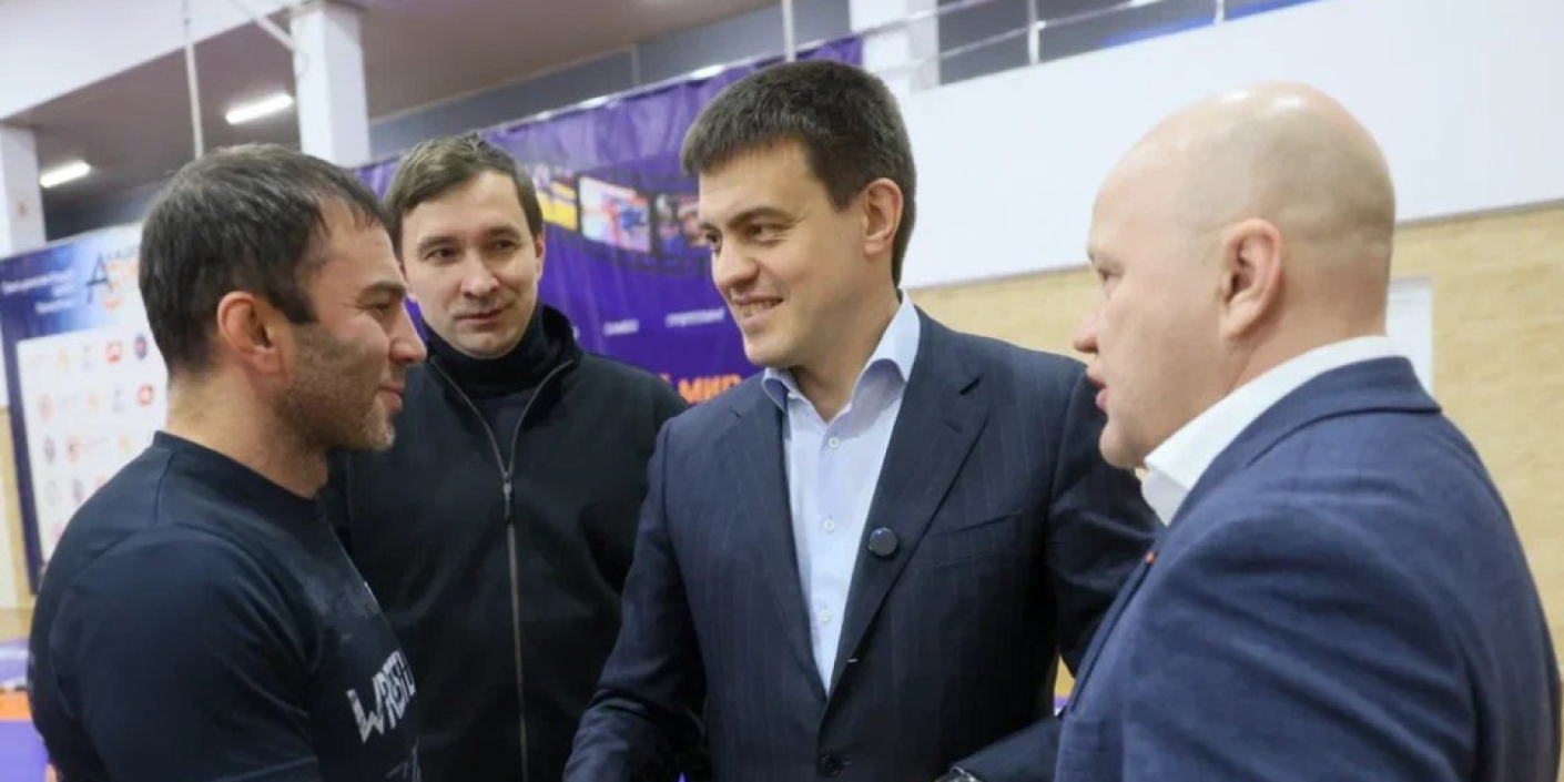Тренировку_участников_Ярыгинского_турнира_посетил_губернатор_Михаил_Котюков Тренировку участников Ярыгинского турнира посетил губернатор Михаил Котюков