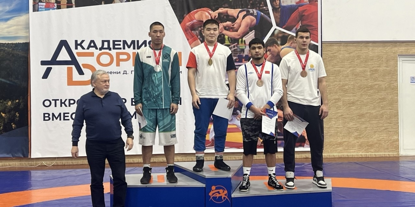П‍ервенство Сибири: <br>у красноярских борцов 21 медаль 