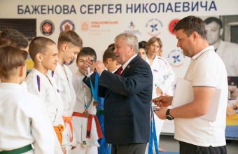 Подведены итоги командного турнира памяти Сергея Баженова