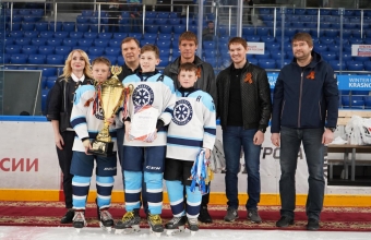 В Красноярске завершился Кубок губернатора по хоккею