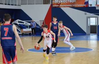 У красноярских команд золото и серебро баскетбольного турнира «Мужество»