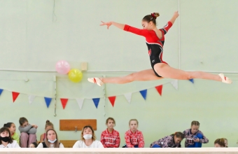 Более 100 юных гимнастов страны приехали на соревнования памяти Елены Наймушиной