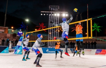 «Жаркий мяч, жесткий эйс»: как в Красноярске прошел этап финала Кубка России по волейболу на снегу